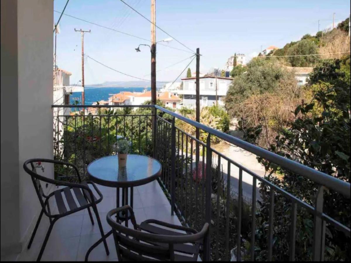 Mimikas Apartment Pylos Exterior foto